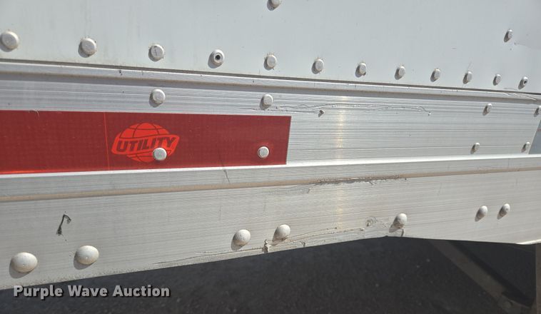 image for item YA0452 2015 Utility Trailers dry van trailer