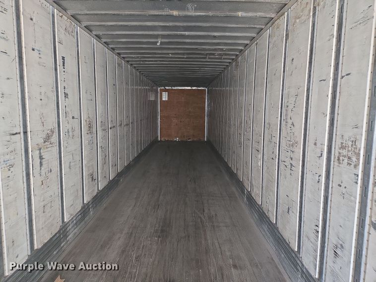 image for item YA0452 2015 Utility Trailers dry van trailer