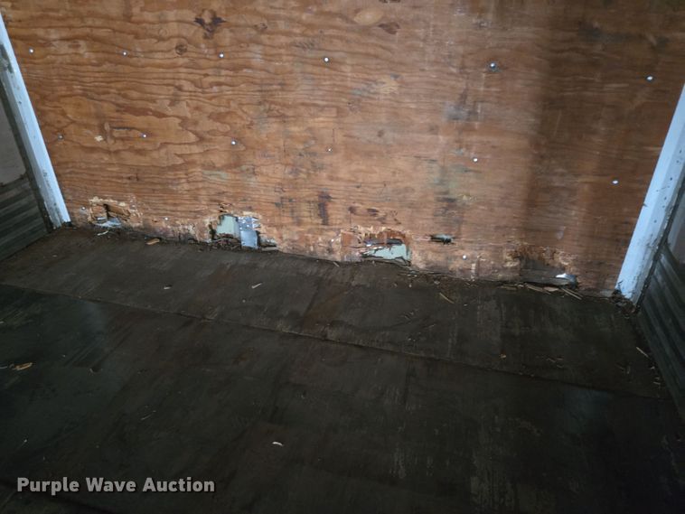 image for item YA0452 2015 Utility Trailers dry van trailer