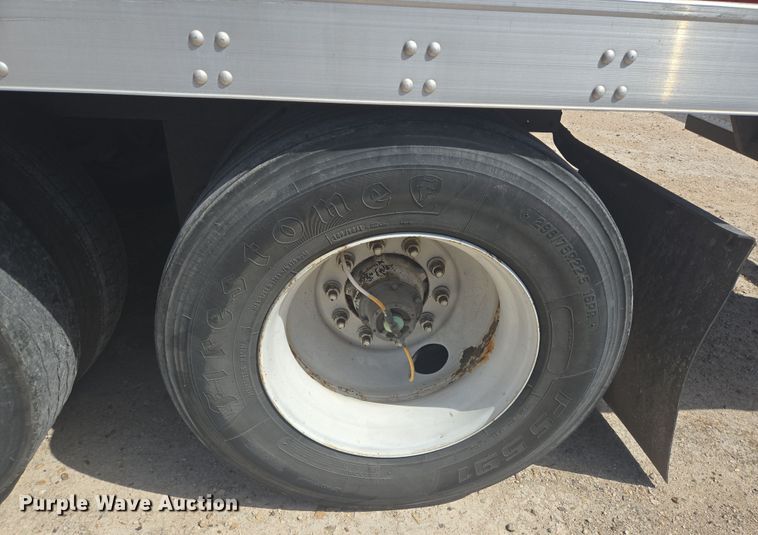 image for item YA0452 2015 Utility Trailers dry van trailer