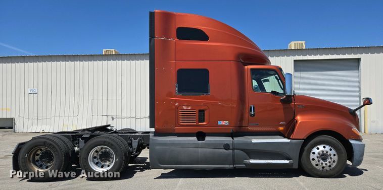 image for item YA0453 2019 International LT625 semi truck