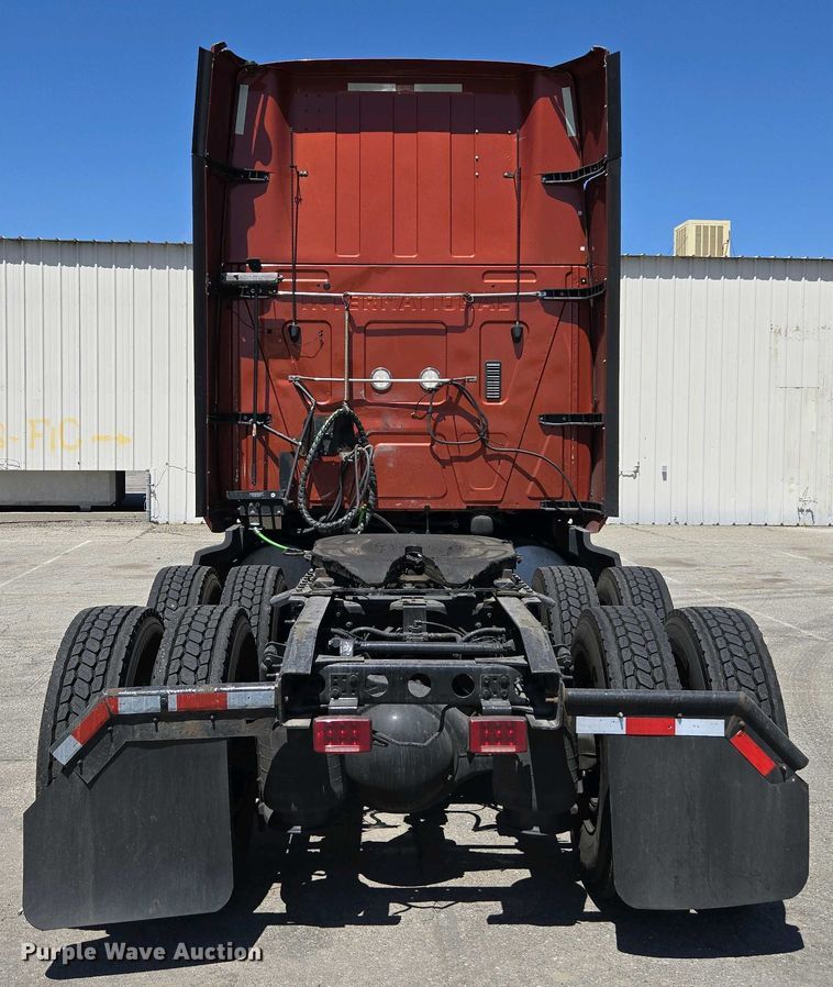 image for item YA0453 2019 International LT625 semi truck