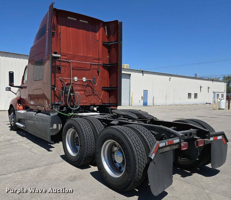 image for item YA0453 2019 International LT625 semi truck