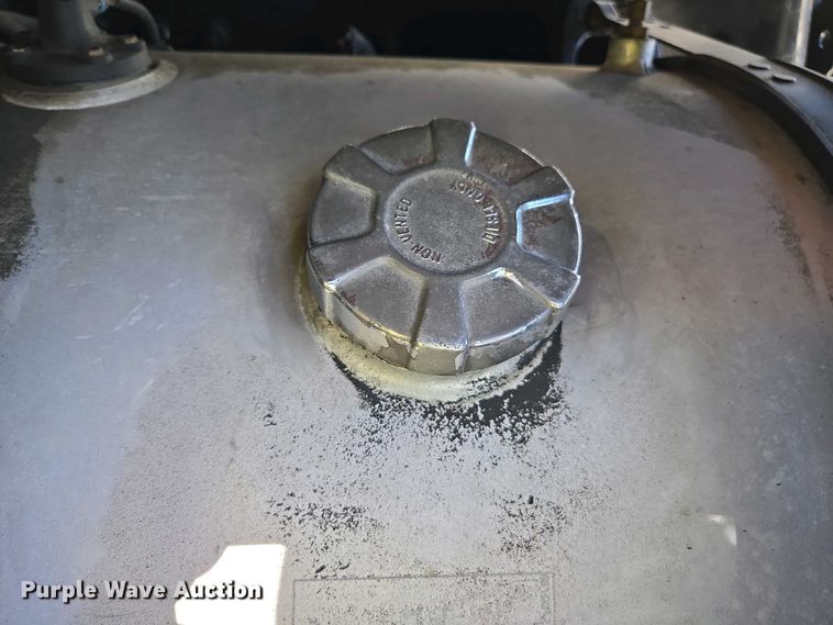 image for item YA0453 2019 International LT625 semi truck