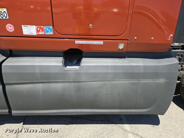 image for item YA0453 2019 International LT625 semi truck