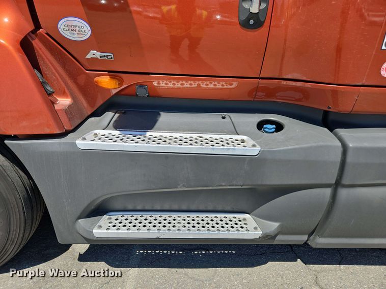 image for item YA0453 2019 International LT625 semi truck