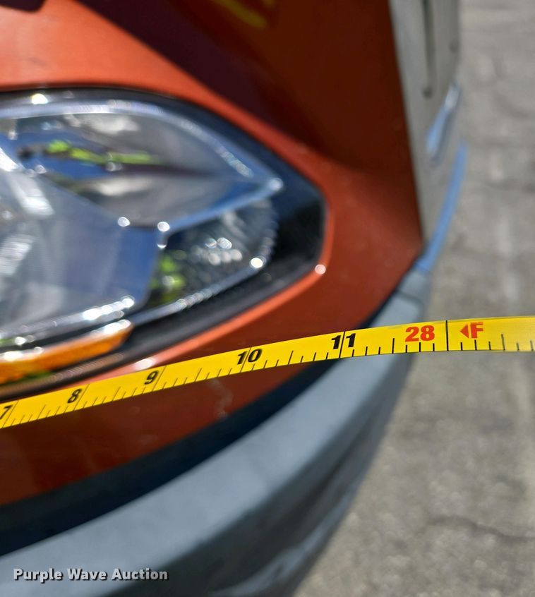 image for item YA0453 2019 International LT625 semi truck