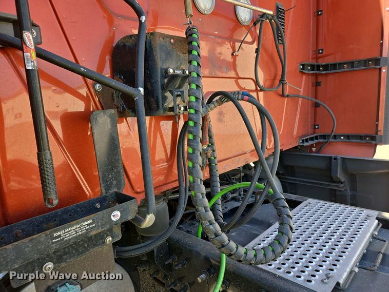 image for item YA0453 2019 International LT625 semi truck