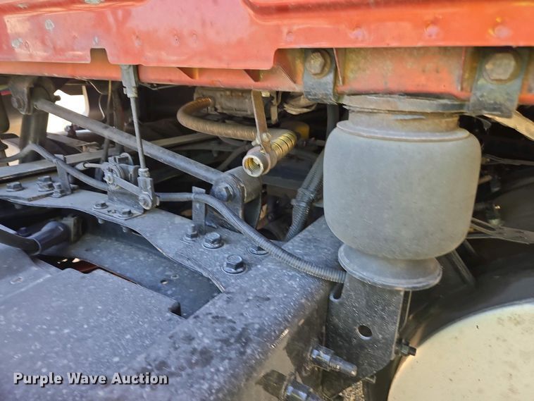 image for item YA0453 2019 International LT625 semi truck