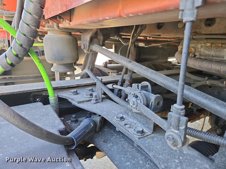 image for item YA0453 2019 International LT625 semi truck