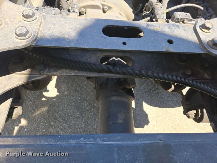 image for item YA0453 2019 International LT625 semi truck