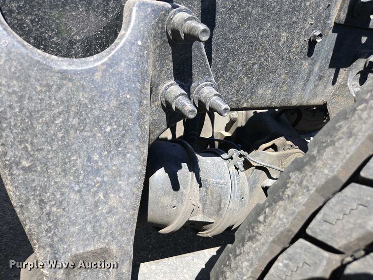 image for item YA0453 2019 International LT625 semi truck