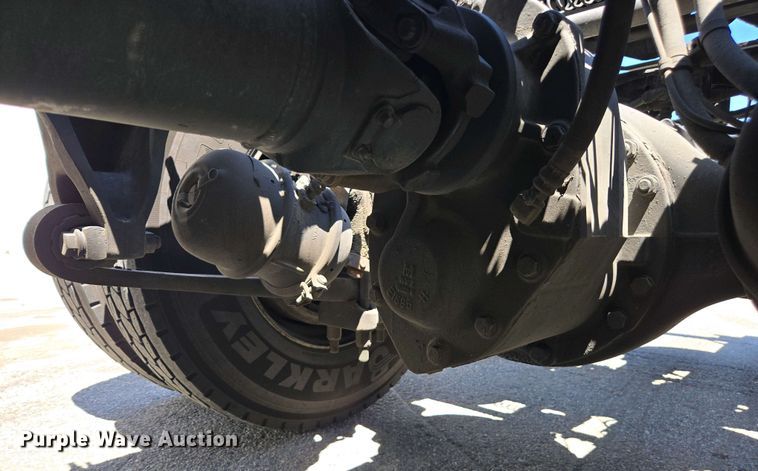 image for item YA0453 2019 International LT625 semi truck