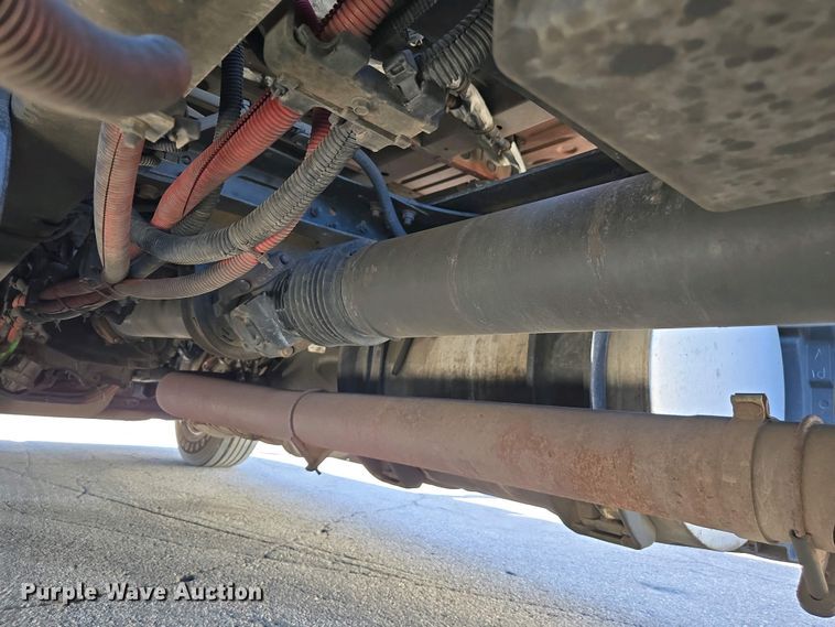 image for item YA0453 2019 International LT625 semi truck