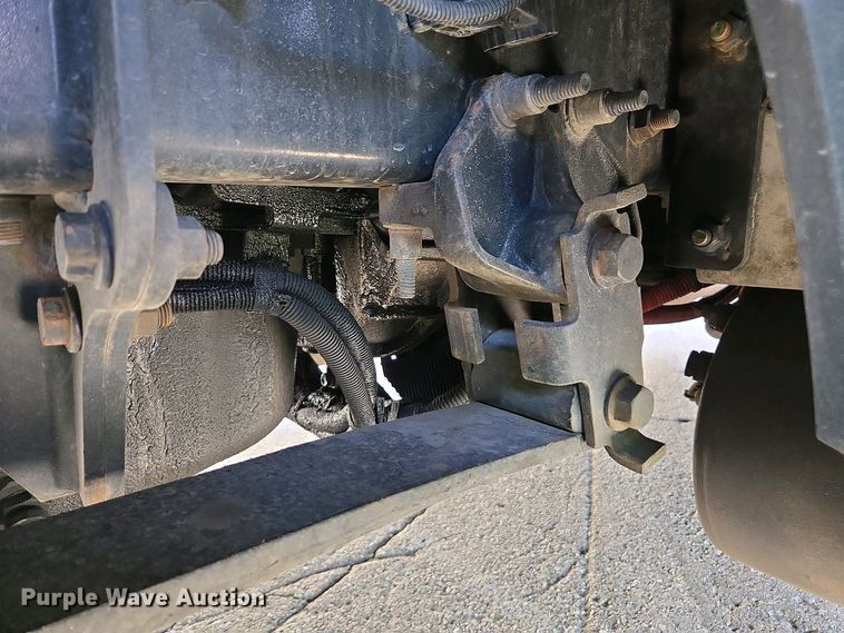 image for item YA0453 2019 International LT625 semi truck