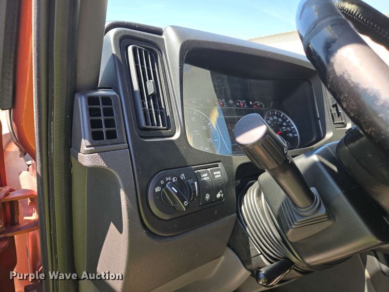 image for item YA0453 2019 International LT625 semi truck