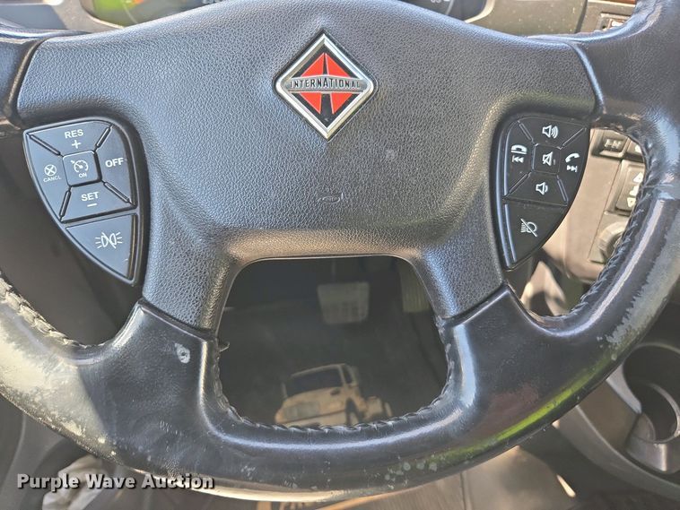 image for item YA0453 2019 International LT625 semi truck