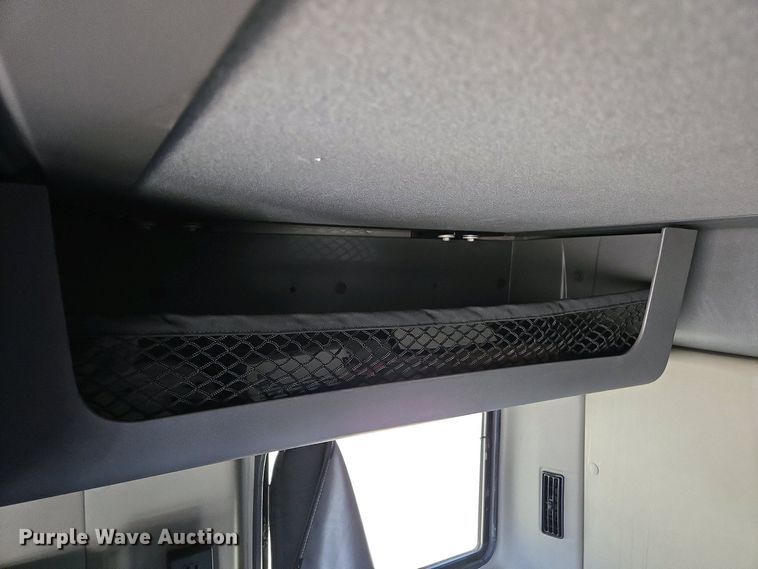 image for item YA0453 2019 International LT625 semi truck