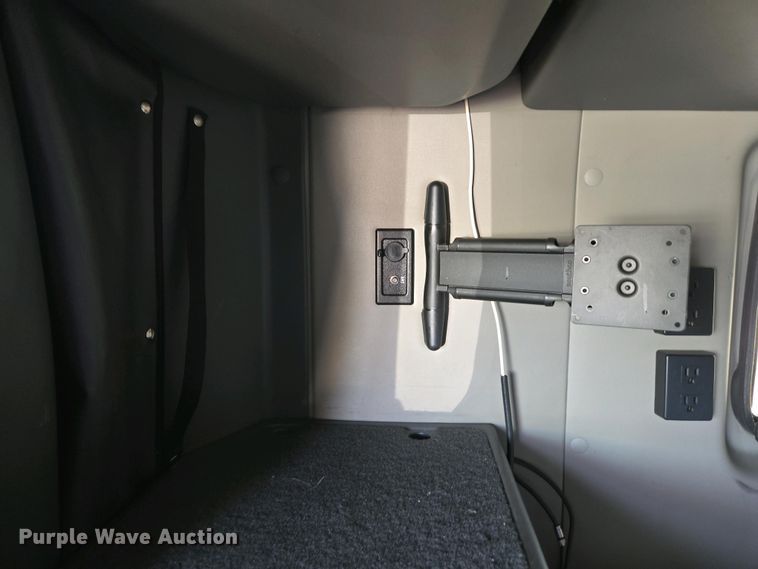 image for item YA0453 2019 International LT625 semi truck