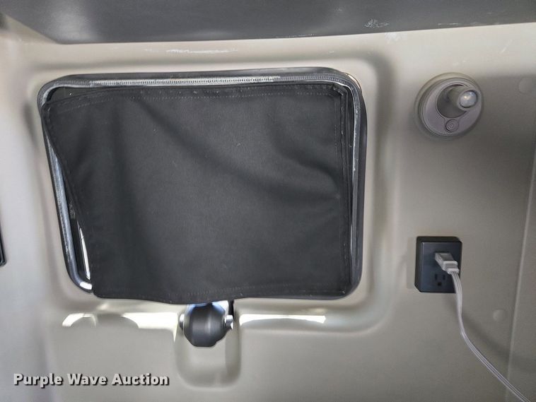 image for item YA0453 2019 International LT625 semi truck