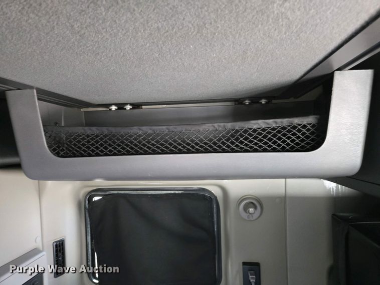 image for item YA0453 2019 International LT625 semi truck