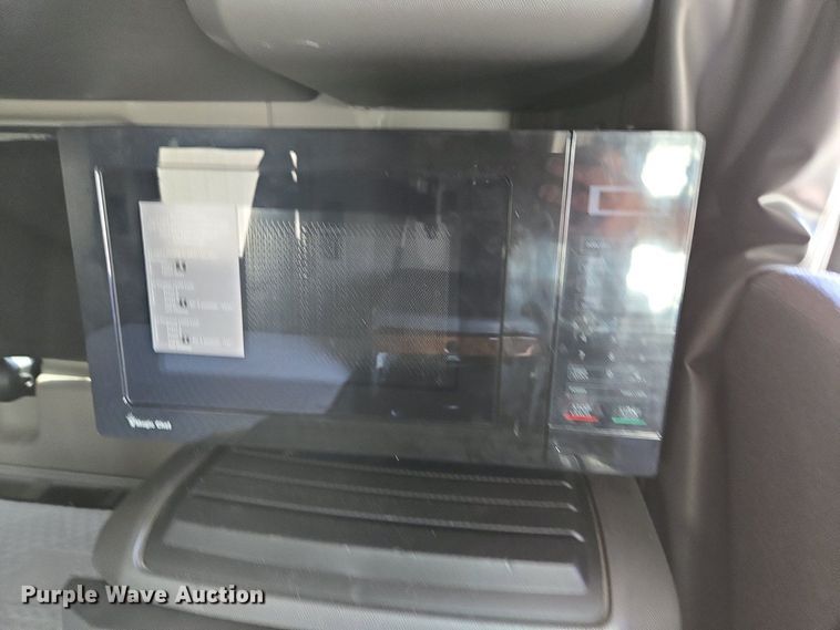 image for item YA0453 2019 International LT625 semi truck