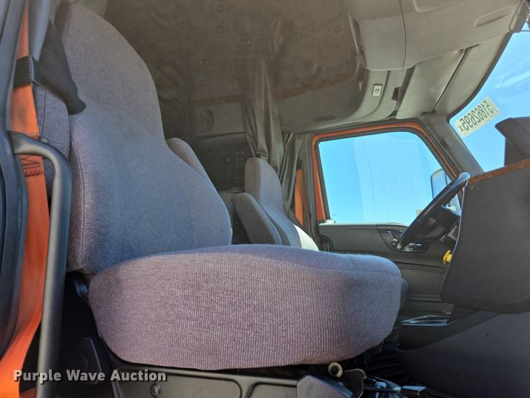 image for item YA0453 2019 International LT625 semi truck