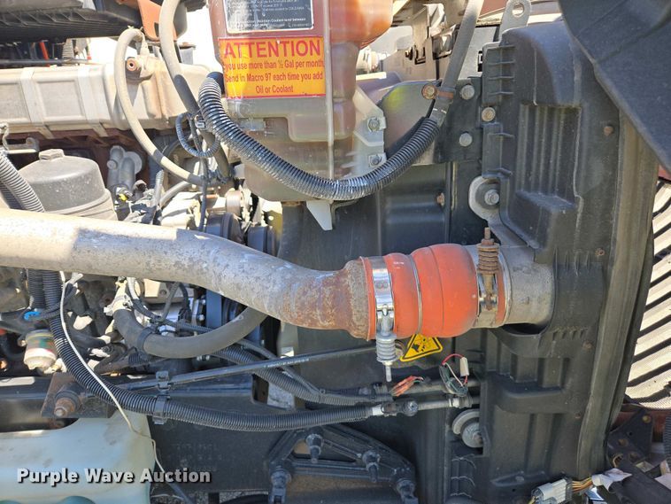 image for item YA0453 2019 International LT625 semi truck