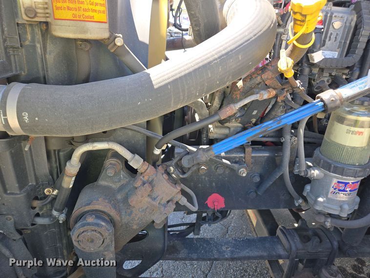 image for item YA0453 2019 International LT625 semi truck