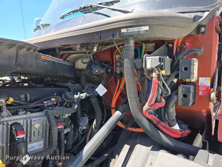 image for item YA0453 2019 International LT625 semi truck