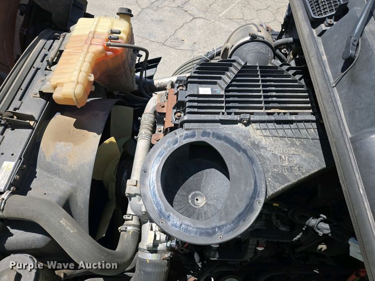 image for item YA0453 2019 International LT625 semi truck