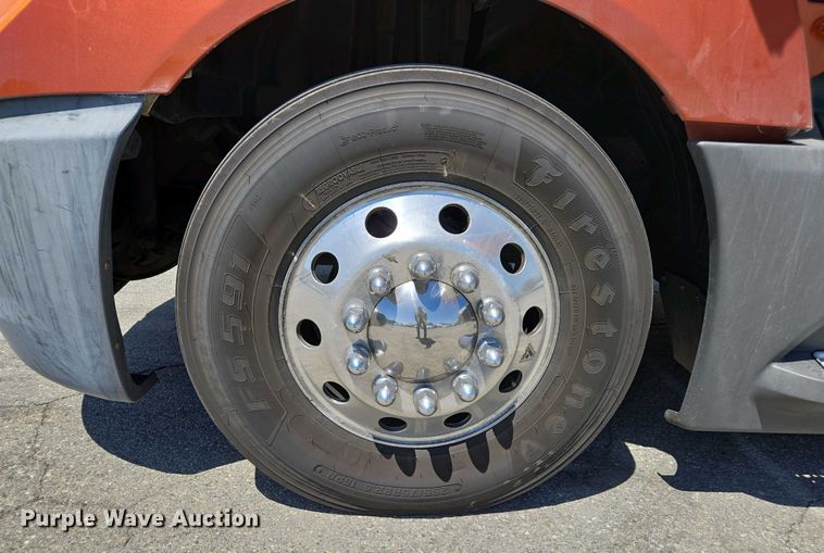 image for item YA0453 2019 International LT625 semi truck