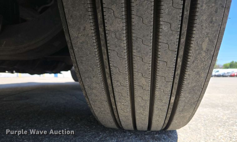 image for item YA0453 2019 International LT625 semi truck