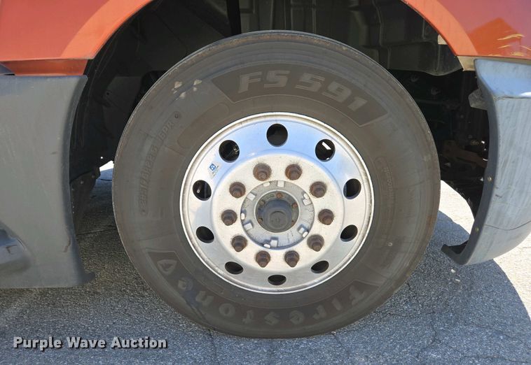 image for item YA0453 2019 International LT625 semi truck