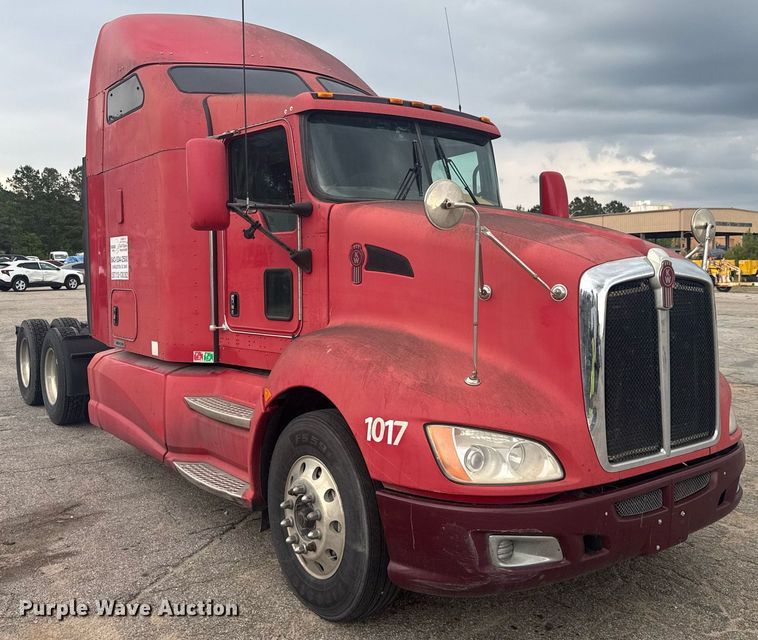 image for item YA0460 2012 Kenworth T660 semi truck