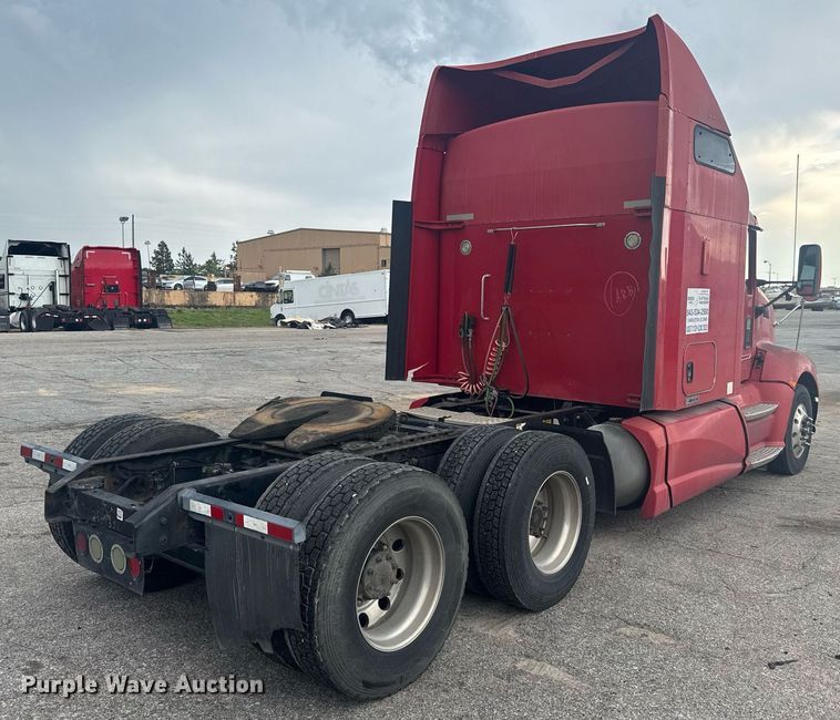 image for item YA0460 2012 Kenworth T660 semi truck