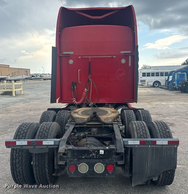 image for item YA0460 2012 Kenworth T660 semi truck