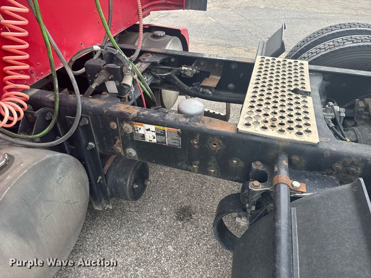 image for item YA0460 2012 Kenworth T660 semi truck