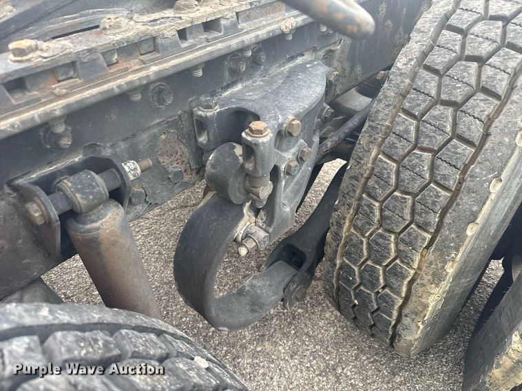 image for item YA0460 2012 Kenworth T660 semi truck