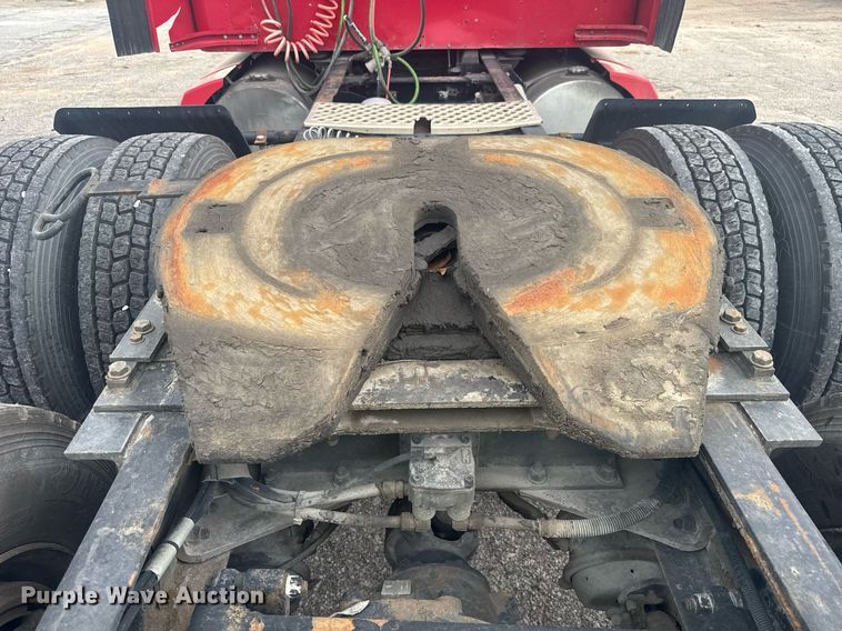 image for item YA0460 2012 Kenworth T660 semi truck