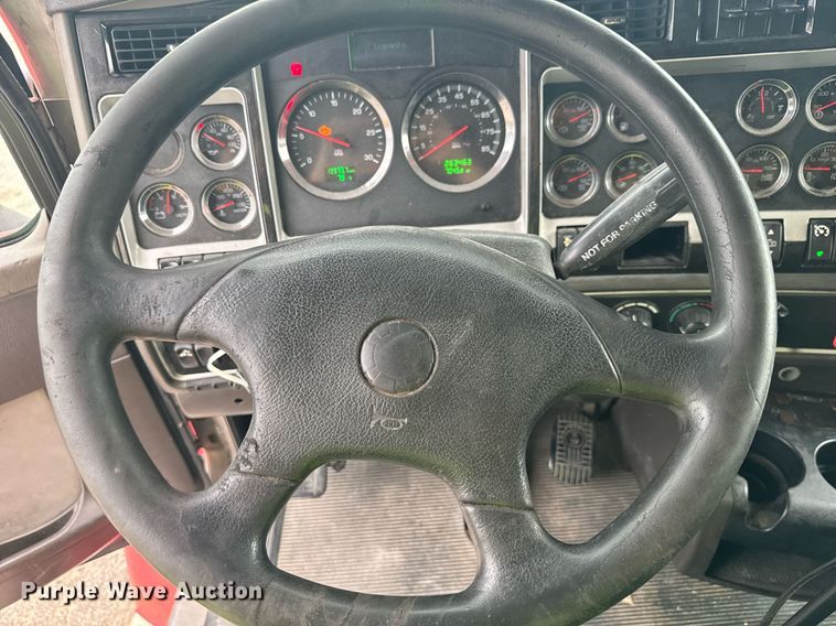 image for item YA0460 2012 Kenworth T660 semi truck