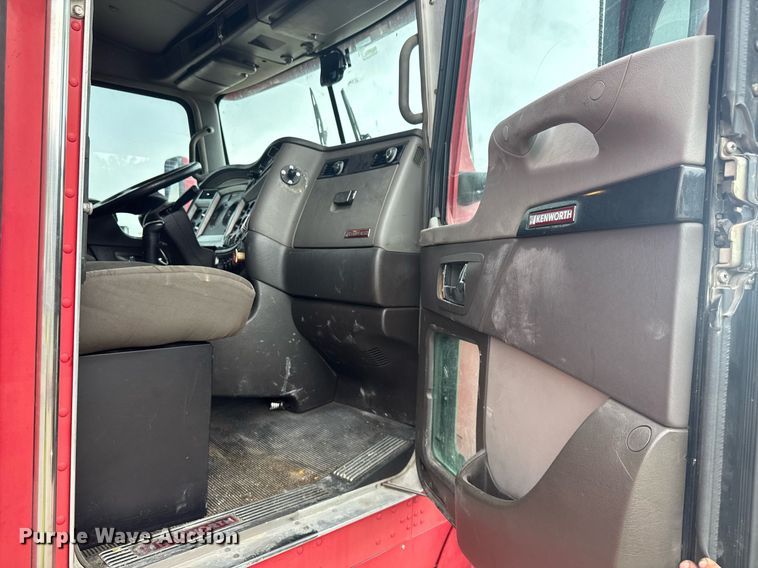 image for item YA0460 2012 Kenworth T660 semi truck