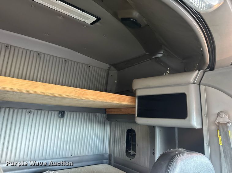 image for item YA0460 2012 Kenworth T660 semi truck