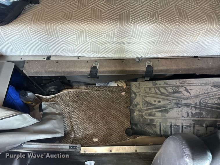 image for item YA0460 2012 Kenworth T660 semi truck