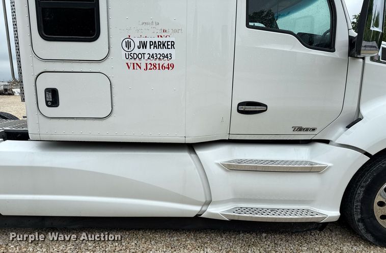 image for item YA0503 2019 Kenworth  T680 semi truck