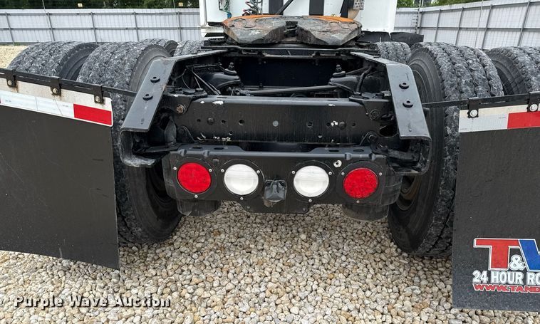 image for item YA0503 2019 Kenworth  T680 semi truck