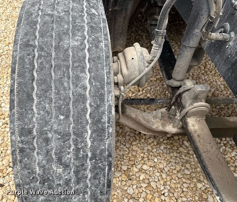 image for item YA0503 2019 Kenworth  T680 semi truck