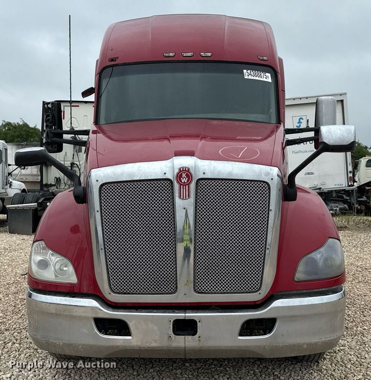image for item YA0516 2018 Kenworth T680 semi truck