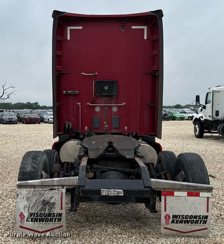 image for item YA0516 2018 Kenworth T680 semi truck