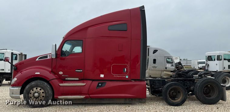 image for item YA0516 2018 Kenworth T680 semi truck